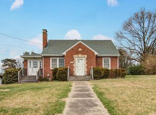 3206 Oakdale Rd, Roanoke, VA 24018