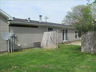 4th image of 408 E Benton St