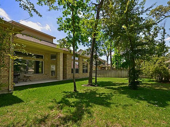 3rd image of 87 W Hullwood Cir