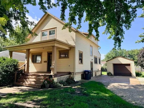 520 Ontario St, Storm Lake, IA 50588