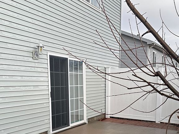 4th image of 5 Emily Dr