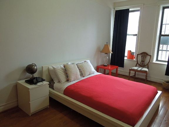 4th image of 787 Washington Ave #1