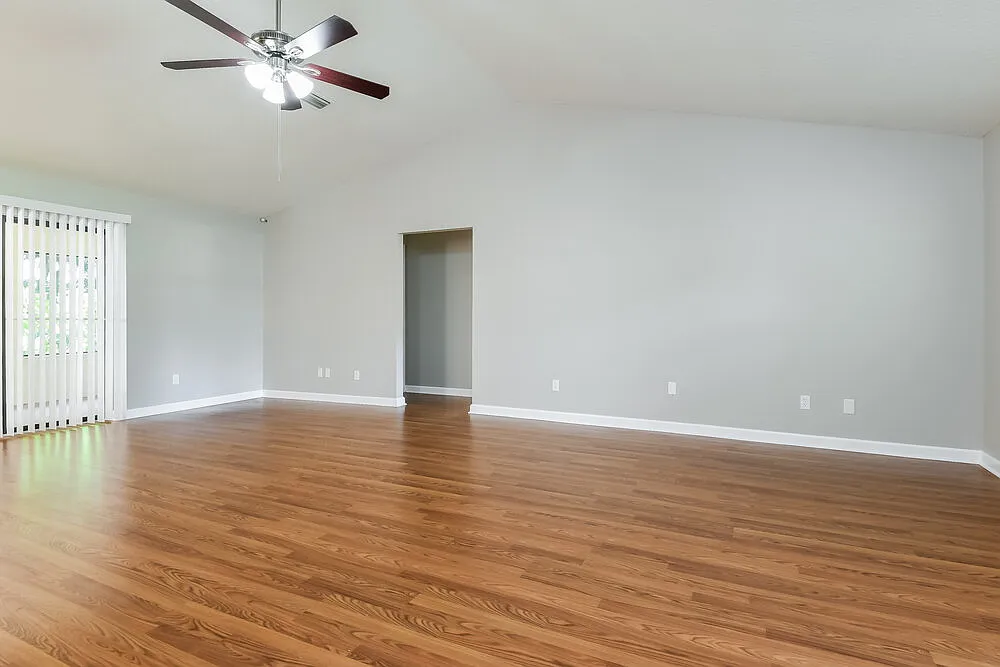 3 bed, 2.0 bath, 1866 sqft, $3,760 — Photo 4