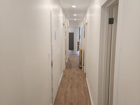 4th image of 360 Lafayette Ave APT 3