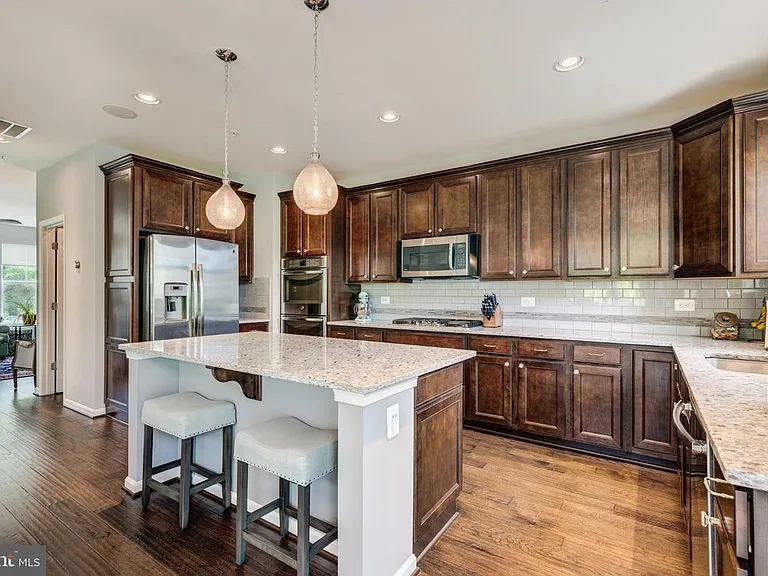 7502 Calais Way — Photo 25