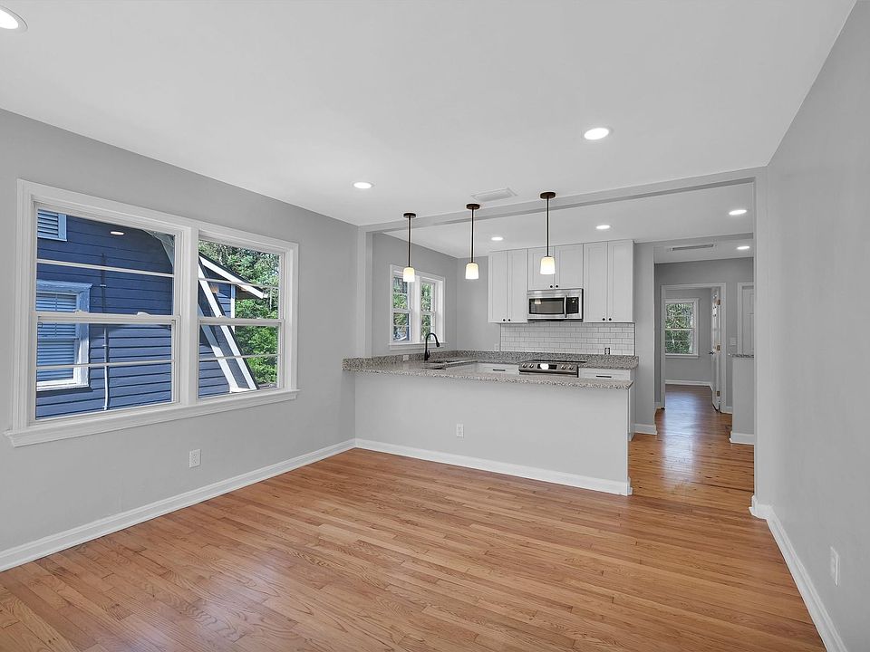 Living room & Kitchen