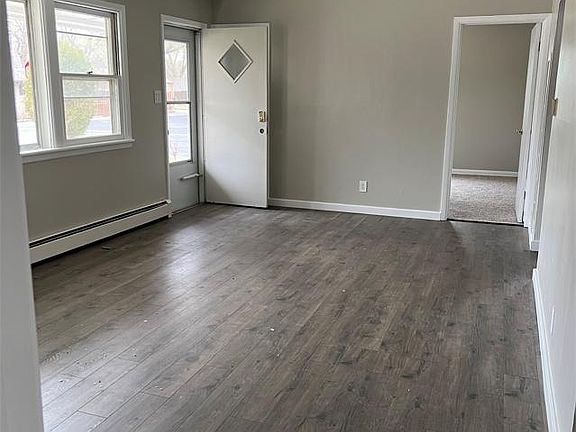3rd image of 100 25th Ave