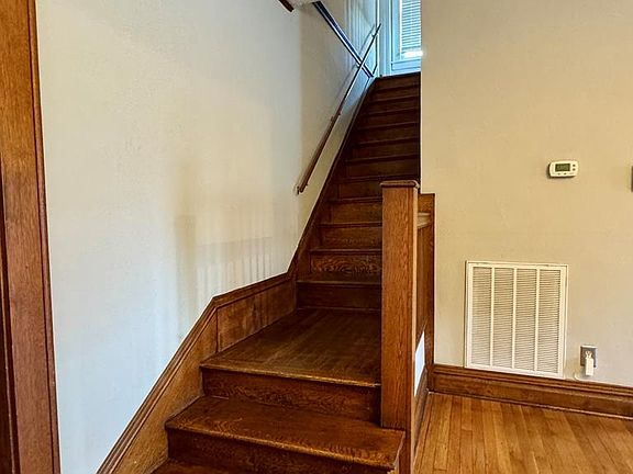 4th image of 903 S Oakwood Ave
