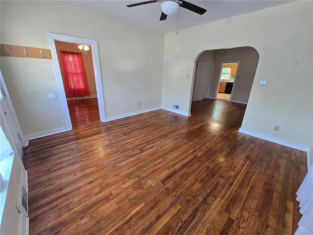 207 East Oak Street - 1 — Photo 4