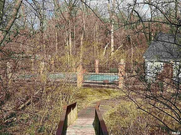 5th image of 125 W Glen Ave #104-B