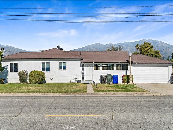 3rd image of 2338 Rochelle Ave