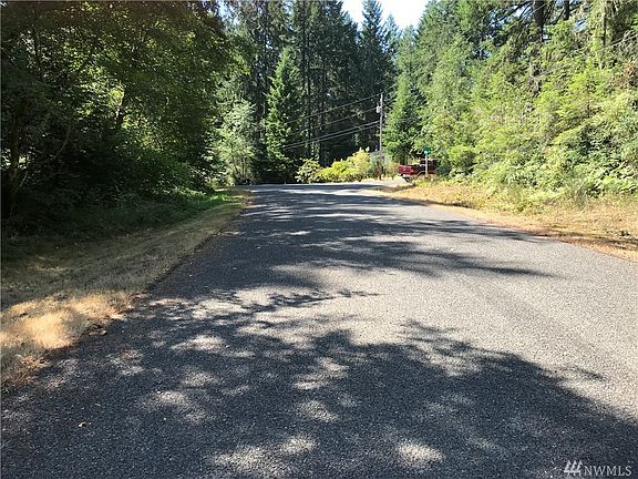 2nd image of 10412 Edgewood Dr