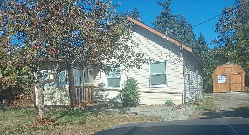 9343 Golden Given Rd E