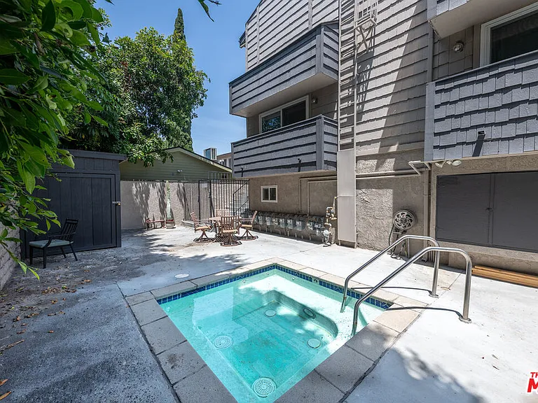 12416 Magnolia Blvd #7 — Photo 20