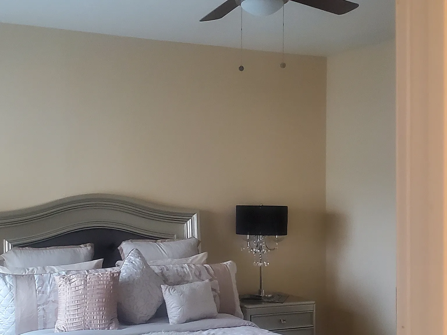 3 bed, 1320 sqft, $3,700 — Photo 2