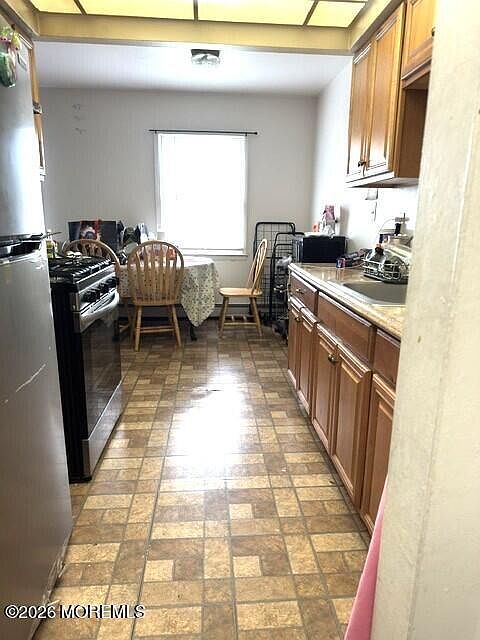 2nd image of 56 Stonehurst Boulevard #H