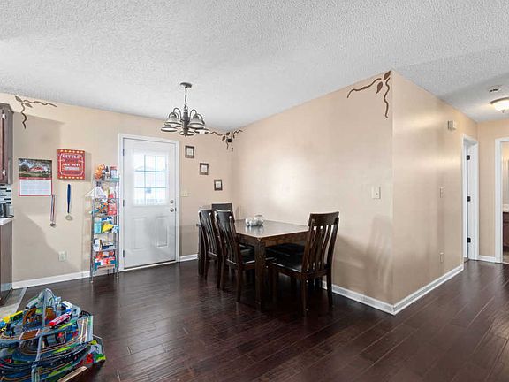 5th image of 3229 S Senseney Cir