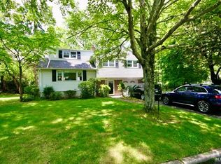 39 Ridge Rd, Cresskill, NJ 07626