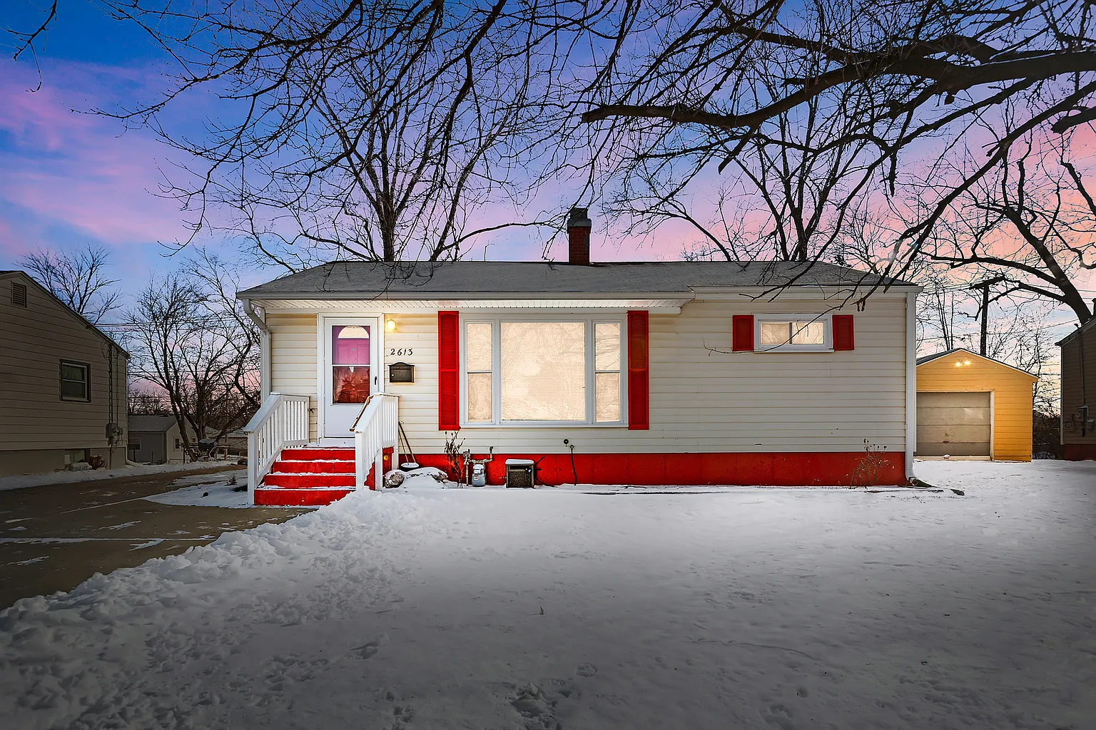 2613 N Lewis Ave photo 1