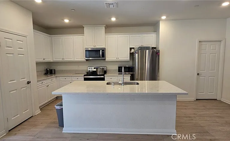 4688 Florence Dr — Photo 2