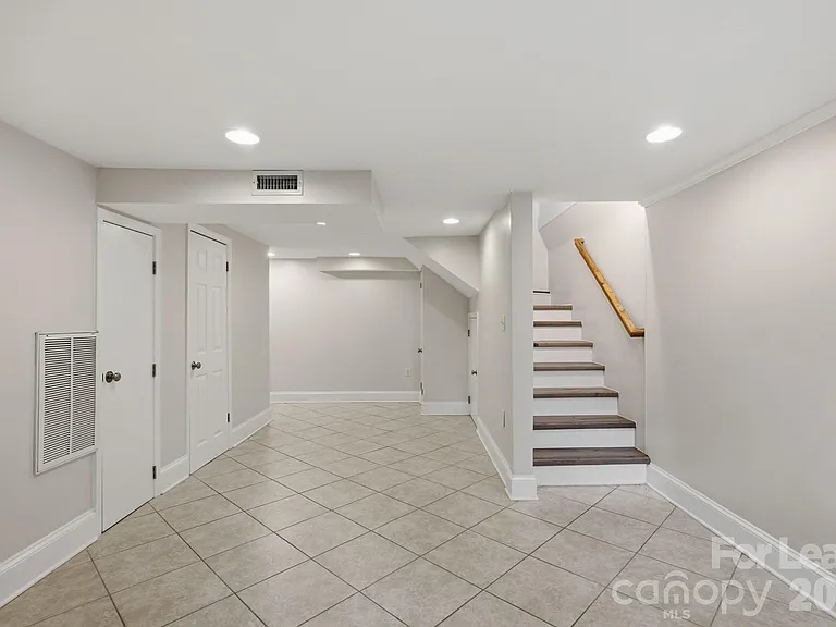 3101 Selwyn Ave — Photo 13