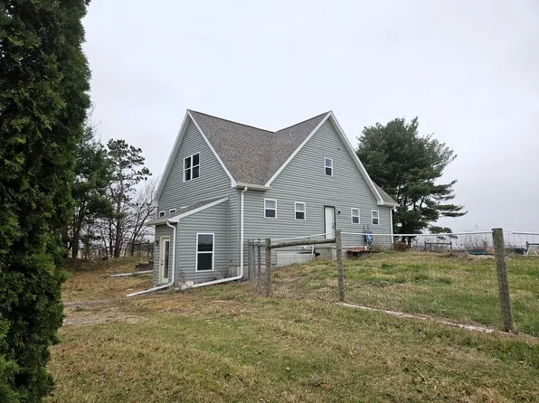 809 McCoy Rd, Amboy, IL 61310