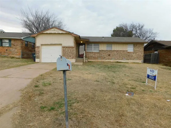 6435 NW Compass Dr, Lawton, OK 73505