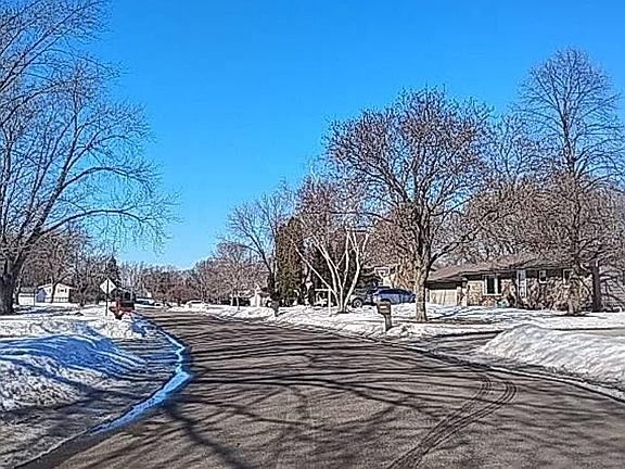 5th image of 11304 Kentucky Ave N