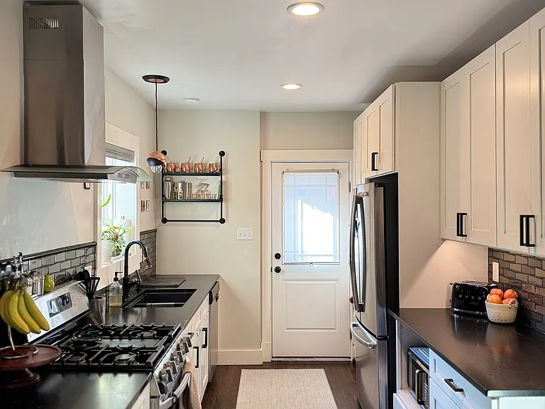 5328 Keystone St — Photo 2