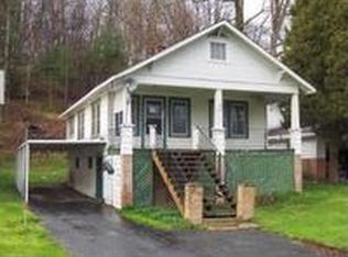 819 Kanawha Ave, Rainelle, WV 25962