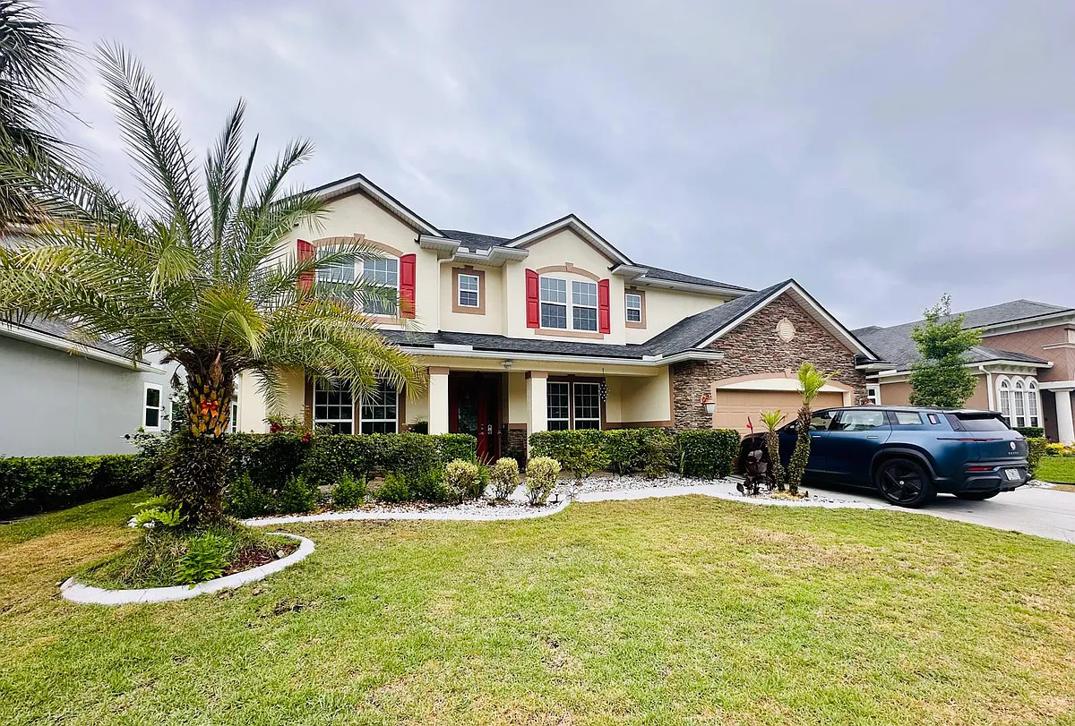 Building Photo - 127 Rockcreek Dr