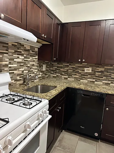 3710-311 N Pine Grove Ave #3710-311 Photo 1