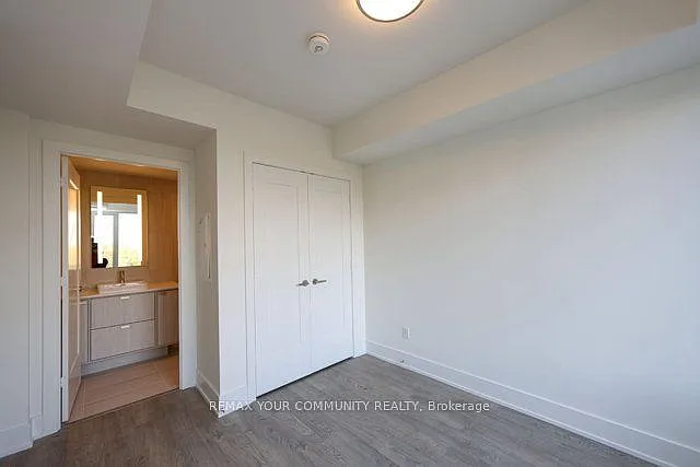 259 The Kingsway #428 — Photo 34