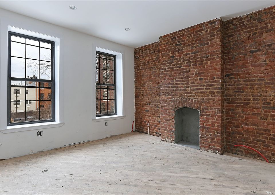 2nd image of 1886 Bergen St