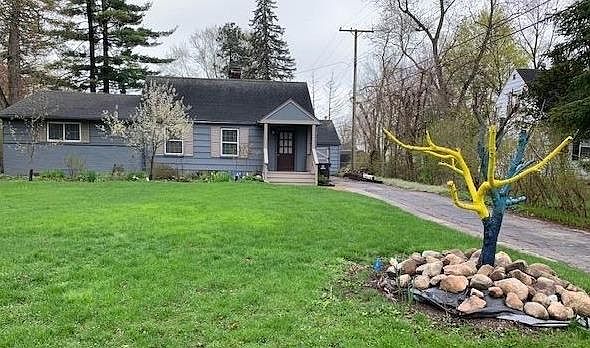 1st image of 3036 Oakwood St