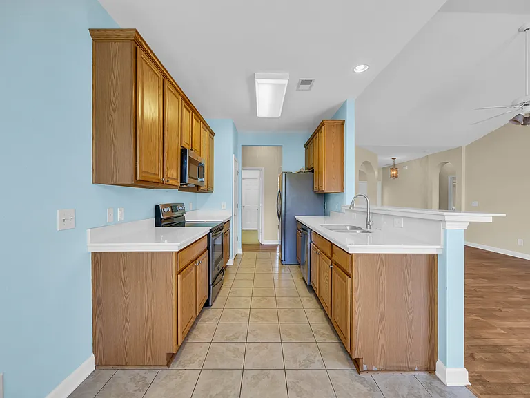 101 Zinnia Dr — Photo 24