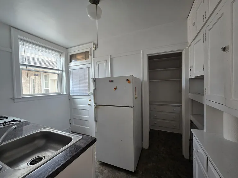 1914 W Morse Ave #3N — Photo 3