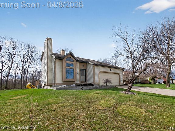 2nd image of 118 Williamsburg Rd