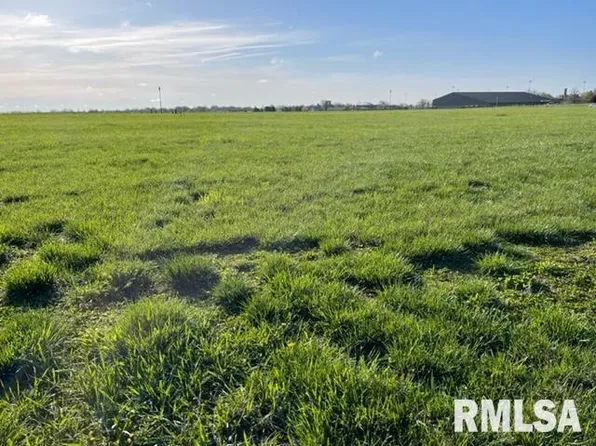 826 Book Ln, Geneseo, IL 61254