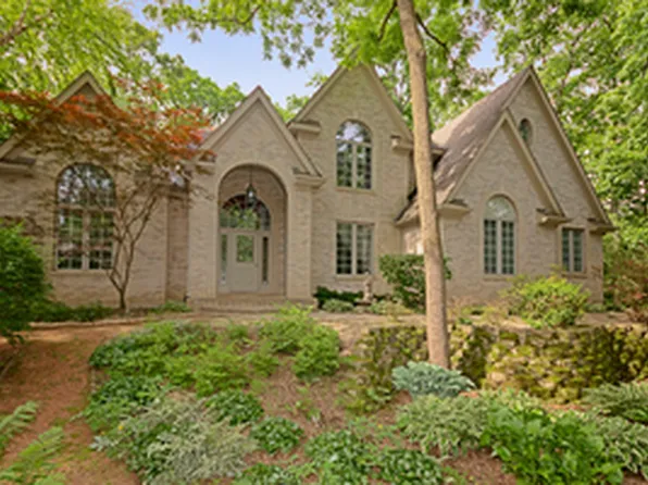 2708 Whiting Ct, McHenry, IL 60050