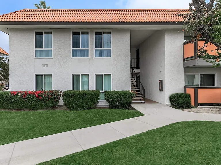 Pacific Palms — Photo 9