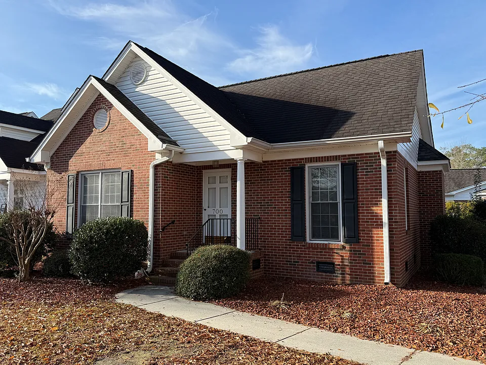 700 Amber Leaf Dr