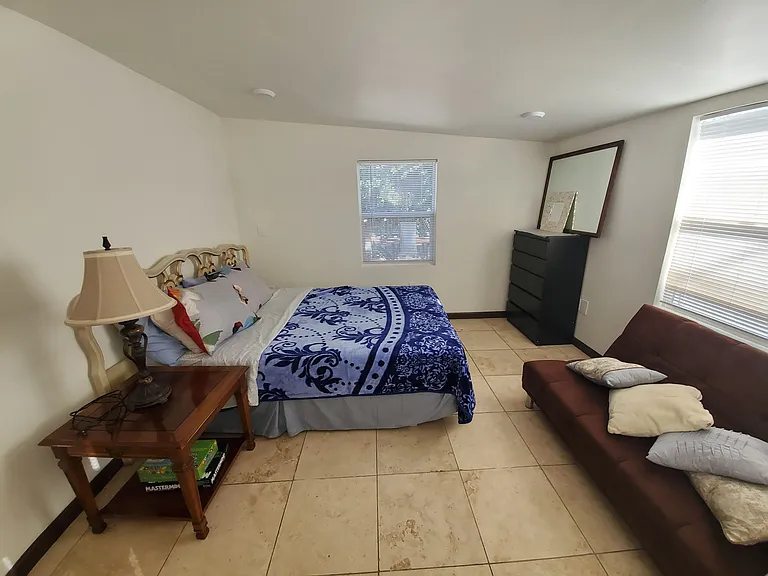 1102 Oro St — Photo 11