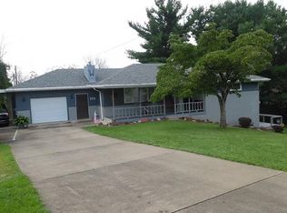 1711 Forest Hills Dr, Vienna, WV