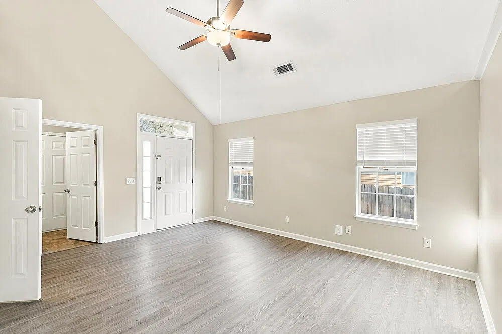 3 bed, 2.5 bath, 1439 sqft, $2,010 — Photo 4