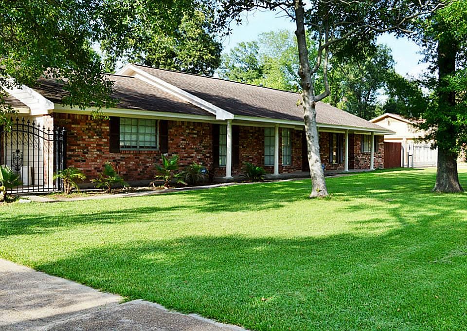 1st image of 12515 Eastbrook Dr