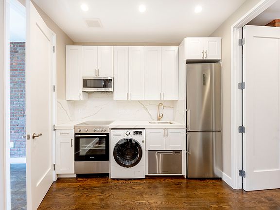 3rd image of 70 Carmine St #7
