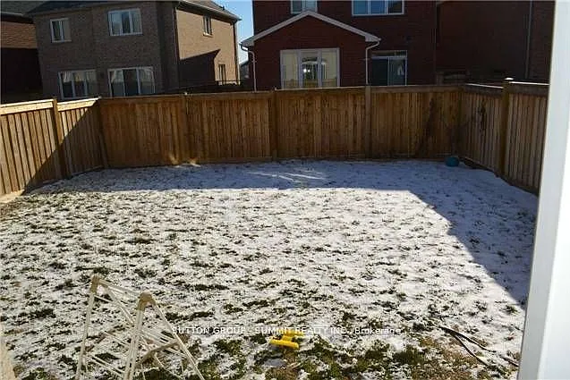36 Denali Cres — Photo 10