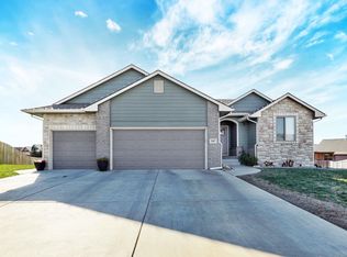 2507 New Spring Cir, Derby, KS 67037