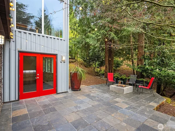 1534 Hillside Drive SE, Issaquah, WA 98027